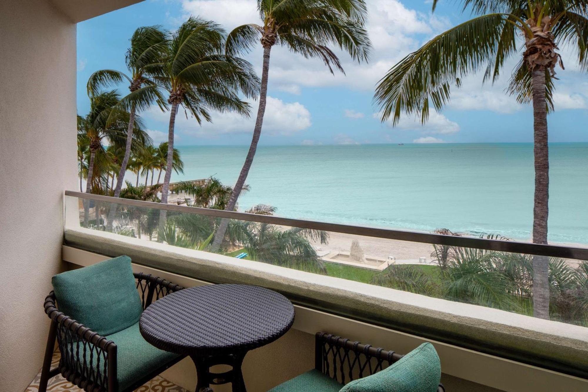 Hotel Casa Marina Key West, Curio Collection By Hilton Extérieur photo